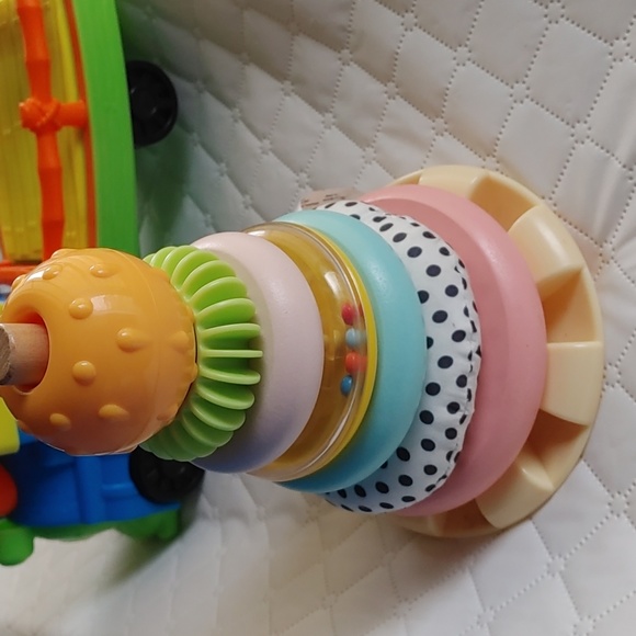 Little people train with sound and ring stacker - Picture 3 of 7